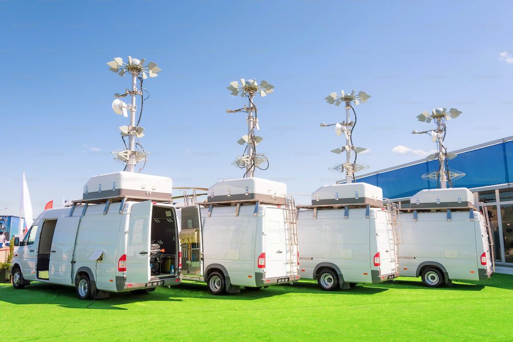 Powerful mobile antennas on the roofs of a v Unwine